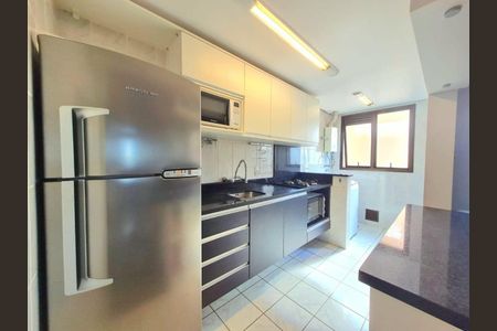 Cozinha de apartamento para alugar com 2 quartos, 60m² em Cristal, Porto Alegre
