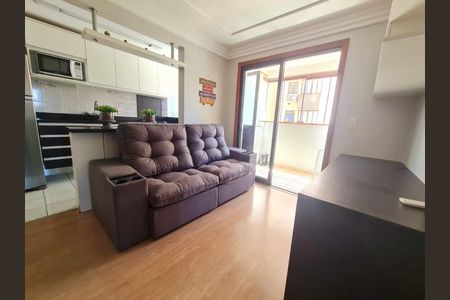 Sala  de apartamento para alugar com 2 quartos, 60m² em Cristal, Porto Alegre