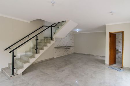 Casa à venda com 129m², 2 quartos e 2 vagas Casa à venda com 129m², 2 quartos e 2 vagasSala