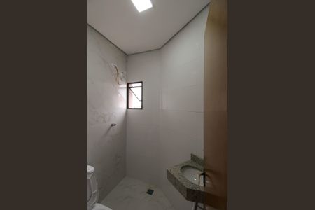 Casa à venda com 129m², 2 quartos e 2 vagas Casa à venda com 129m², 2 quartos e 2 vagasBanheiro da Suíte 2