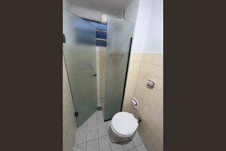 Banheiro de apartamento à venda com 2 quartos, 61m² em Vila Mimosa, Campinas