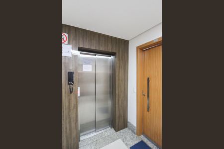 Apartamento para alugar com 55m², 2 quartos e 1 vaga Apartamento para alugar com 55m², 2 quartos e 1 vagaElevador