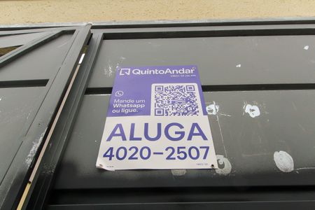 Casa à venda com 130m², 2 quartos e 2 vagas Casa à venda com 130m², 2 quartos e 2 vagasFachada