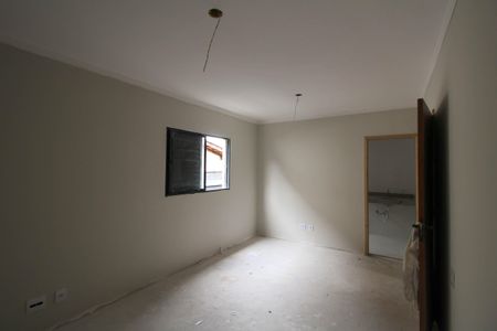 Casa à venda com 130m², 2 quartos e 2 vagas Casa à venda com 130m², 2 quartos e 2 vagasQuarto Suíte