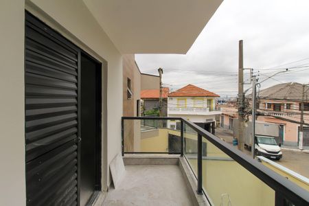 Casa à venda com 130m², 2 quartos e 2 vagas Casa à venda com 130m², 2 quartos e 2 vagasVaranda