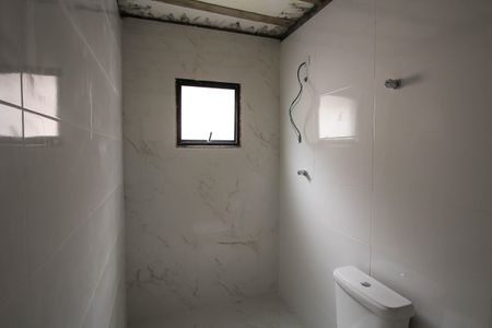 Casa à venda com 130m², 2 quartos e 2 vagas Casa à venda com 130m², 2 quartos e 2 vagasBanheiro da Suíte