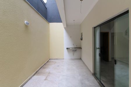 Casa à venda com 130m², 2 quartos e 2 vagas Casa à venda com 130m², 2 quartos e 2 vagasÁrea de Serviço