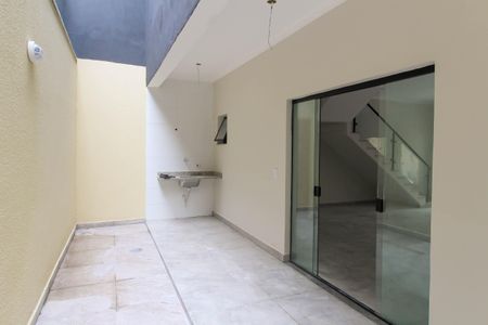 Casa à venda com 130m², 2 quartos e 2 vagas Casa à venda com 130m², 2 quartos e 2 vagasÁrea de Serviço