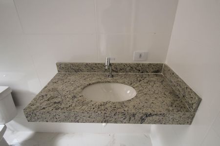 Casa à venda com 130m², 2 quartos e 2 vagas Casa à venda com 130m², 2 quartos e 2 vagasBanheiro da Suíte