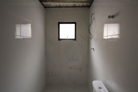 Casa à venda com 130m², 2 quartos e 2 vagas Casa à venda com 130m², 2 quartos e 2 vagasBanheiro da Suíte