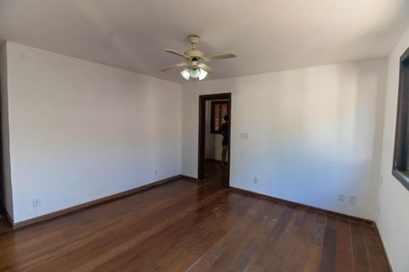 Sala de casa para alugar com 4 quartos, 230m² em Maravista, Niterói