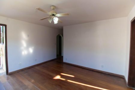 Casa para alugar com 230m², 4 quartos e 3 vagasSala