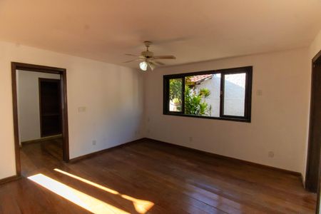 Sala de casa para alugar com 4 quartos, 230m² em Maravista, Niterói