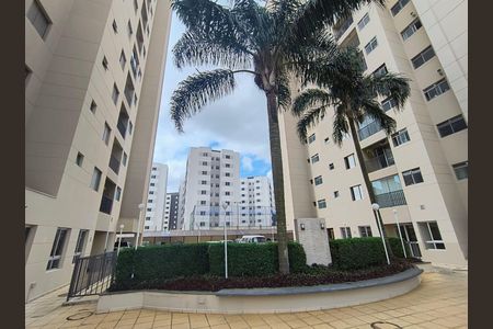 Apartamento para alugar com 47m², 2 quartos e 1 vaga Apartamento para alugar com 47m², 2 quartos e 1 vagaFachada