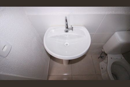 Apartamento à venda com 35m², 2 quartos e sem vaga Apartamento à venda com 35m², 2 quartos e sem vagaBanheiro social