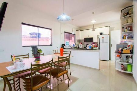 Casa à venda com 4 quartos, 224m² em Parque Novo Oratório, Santo André