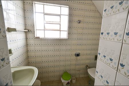 Banheiro de casa para alugar com 3 quartos, 360m² em São Cristóvão, Belo Horizonte