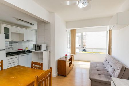 Sala  de apartamento para alugar com 1 quarto, 48m² em Bom Fim, Porto Alegre