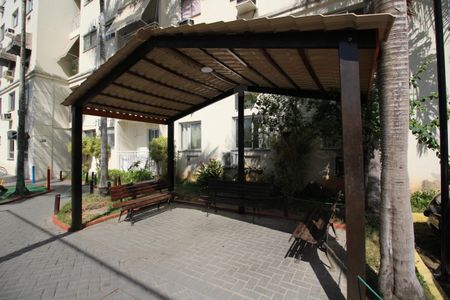 Apartamento para alugar com 65m², 2 quartos e 2 vagasCondomínio