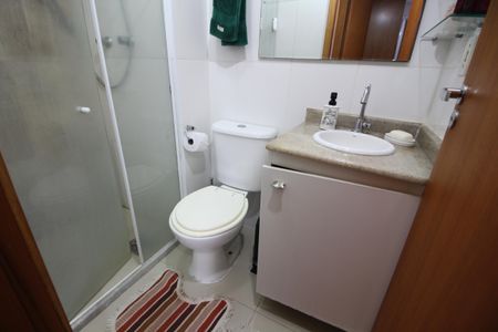 Apartamento para alugar com 65m², 2 quartos e 2 vagasBanheiro