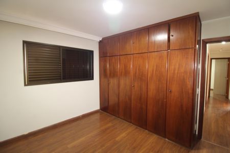 Apartamento para alugar com 200m², 4 quartos e 2 vagasQuarto 4