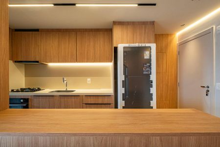 Sala/Cozinha de apartamento à venda com 2 quartos, 71m² em Pinheiros, São Paulo