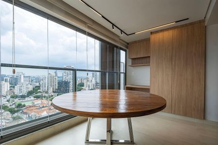 Apartamento para alugar com 71m², 2 quartos e 1 vaga Apartamento para alugar com 71m², 2 quartos e 1 vagaSala/Cozinha - Varanda