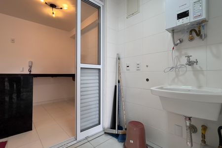 Apartamento para alugar com 66m², 2 quartos e 1 vaga Apartamento para alugar com 66m², 2 quartos e 1 vagaCozinha e Área de Serviço