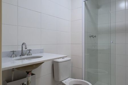Apartamento para alugar com 66m², 2 quartos e 1 vaga Apartamento para alugar com 66m², 2 quartos e 1 vagaBanheiro da Suíte