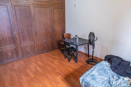 Casa à venda com 307m², 11 quartos e 1 vaga Casa à venda com 307m², 11 quartos e 1 vagaQuarto 8 / suite