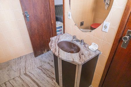 Casa à venda com 307m², 11 quartos e 1 vaga Casa à venda com 307m², 11 quartos e 1 vagaBanheiro 2