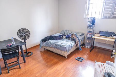 Casa à venda com 307m², 11 quartos e 1 vaga Casa à venda com 307m², 11 quartos e 1 vagaQuarto 8 / suite