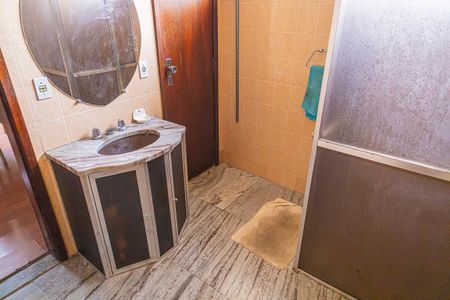 Casa à venda com 307m², 11 quartos e 1 vaga Casa à venda com 307m², 11 quartos e 1 vagaBanheiro 2