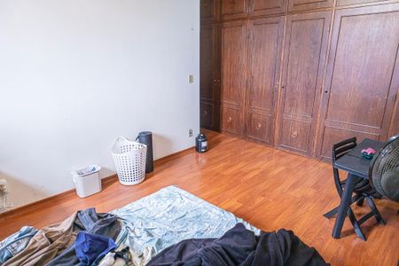 Casa à venda com 307m², 11 quartos e 1 vaga Casa à venda com 307m², 11 quartos e 1 vagaQuarto 8 / suite