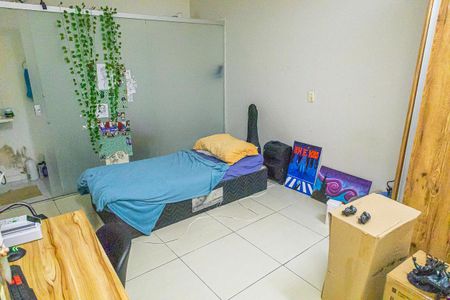 Casa à venda com 307m², 11 quartos e 1 vaga Casa à venda com 307m², 11 quartos e 1 vagaQuarto 3/ suite