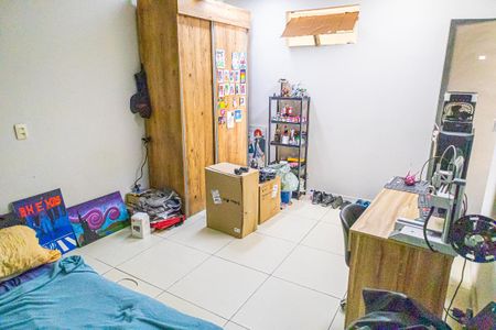 Casa à venda com 307m², 11 quartos e 1 vaga Casa à venda com 307m², 11 quartos e 1 vagaQuarto 3/ suite