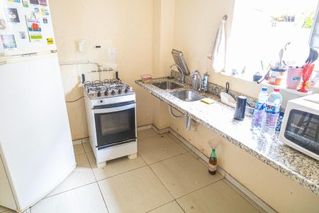 Casa à venda com 307m², 11 quartos e 1 vaga Casa à venda com 307m², 11 quartos e 1 vagaCozinha