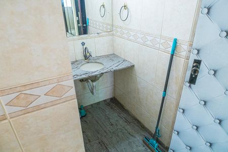 Casa à venda com 307m², 11 quartos e 1 vaga Casa à venda com 307m², 11 quartos e 1 vagasuite