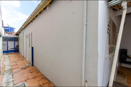 Casa à venda com 196m², 3 quartos e 2 vagasCorredor externo