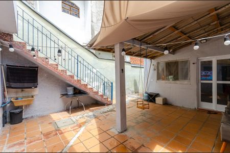 Casa à venda com 196m², 3 quartos e 2 vagasQuintal