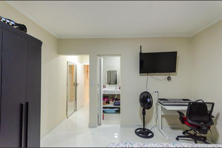 Casa à venda com 196m², 3 quartos e 2 vagasSuíte 2