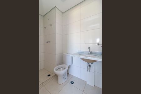 Banheiro de apartamento para alugar com 2 quartos, 45m² em Jardim Casablanca, São Paulo