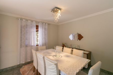 Casa à venda com 360m², 3 quartos e 8 vagas