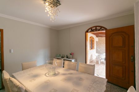 Casa à venda com 360m², 3 quartos e 8 vagas