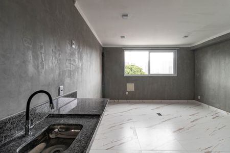 Cozinha de kitnet/studio para alugar com 1 quarto, 23m² em Barra Funda, São Paulo