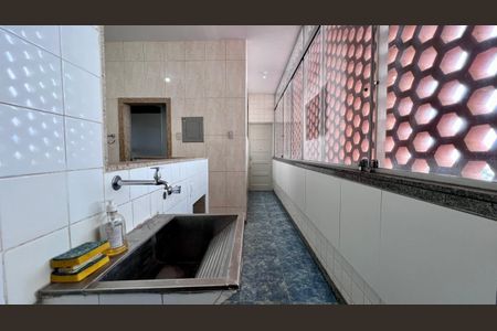 Apartamento para alugar com 180m², 4 quartos e 1 vagaÁrea de Serviço