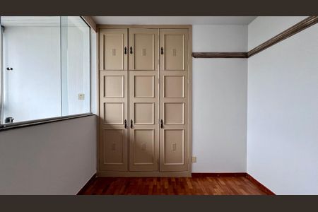 Apartamento para alugar com 180m², 4 quartos e 1 vagaquarto 