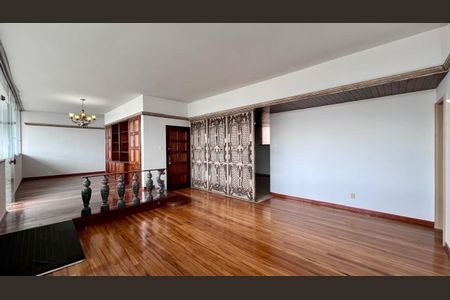 Apartamento para alugar com 180m², 4 quartos e 1 vagasala 