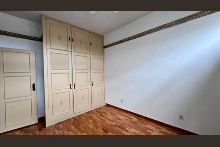 Apartamento para alugar com 180m², 4 quartos e 1 vagaquarto 