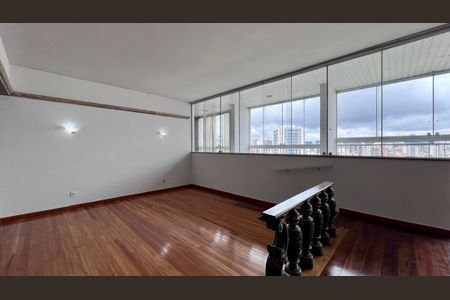 Apartamento para alugar com 180m², 4 quartos e 1 vagasala 